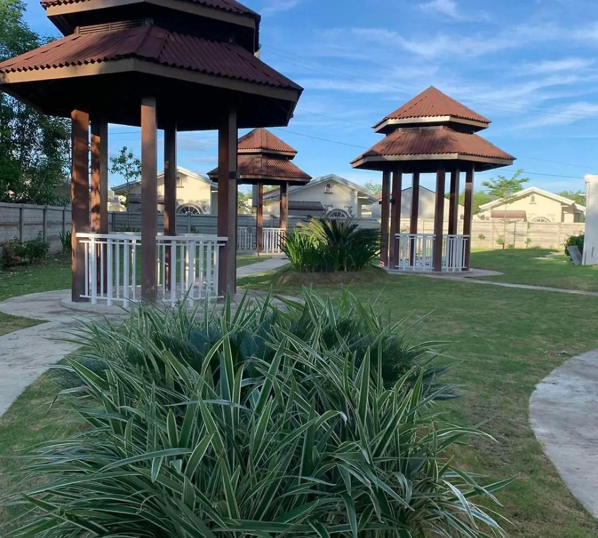 Modern Condo With Ocean Views And Pool In Panglao Dauis