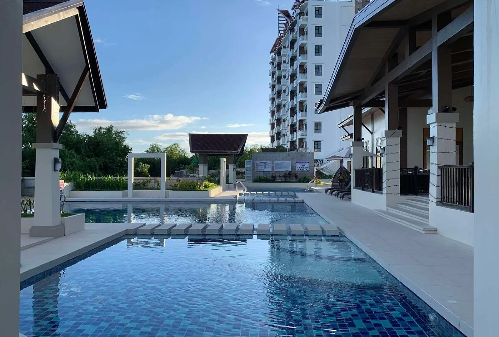 Ξενοδοχείο με διαμερίσματα Modern Condo With Ocean Views And Pool In Panglao Dauis Φιλιππίνες