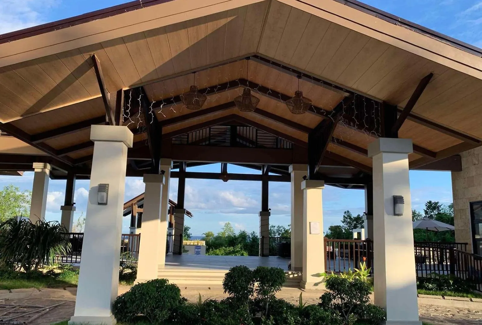 Modern Condo With Ocean Views And Pool In Panglao Dauis Ξενοδοχείο με διαμερίσματα