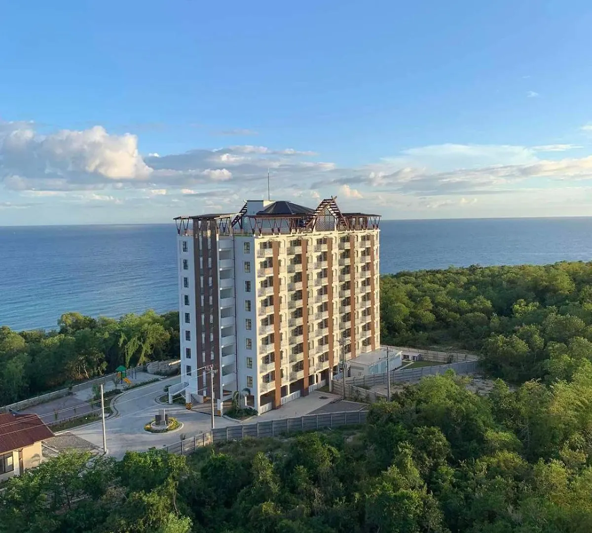 Modern Condo With Ocean Views And Pool In Panglao Dauis