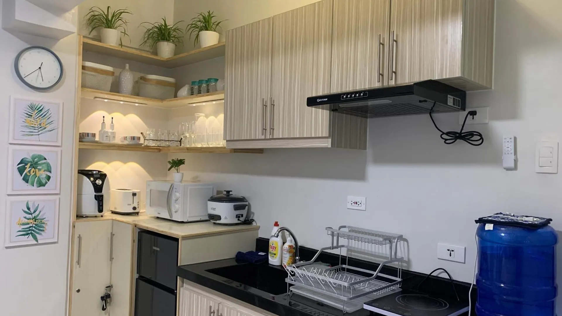 Modern Condo With Ocean Views And Pool In Panglao Dauis Ξενοδοχείο με διαμερίσματα