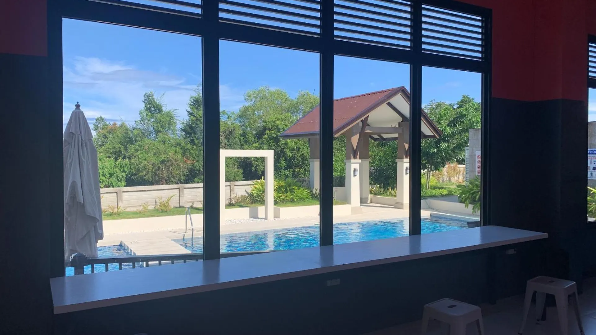 Modern Condo With Ocean Views And Pool In Panglao Dauis Ξενοδοχείο με διαμερίσματα